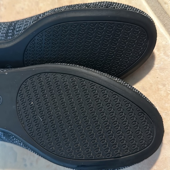 Excellent used condition Rothy’s flats, size 7.5 grey and black - Picture 6 of 6